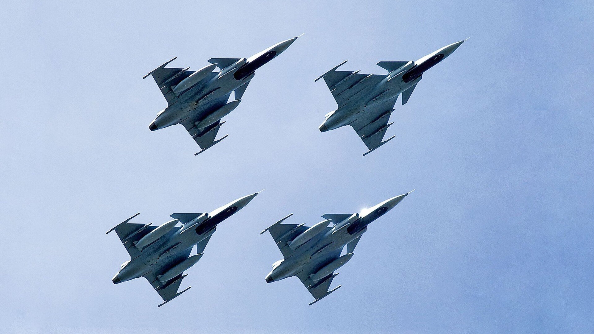 乐鱼体育在线-勇士后卫完成绝杀后队友热情拥抱,勇士组织后卫